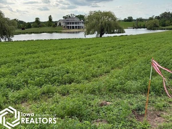 1959 Gear Avenue, Fairfield, IA 52556