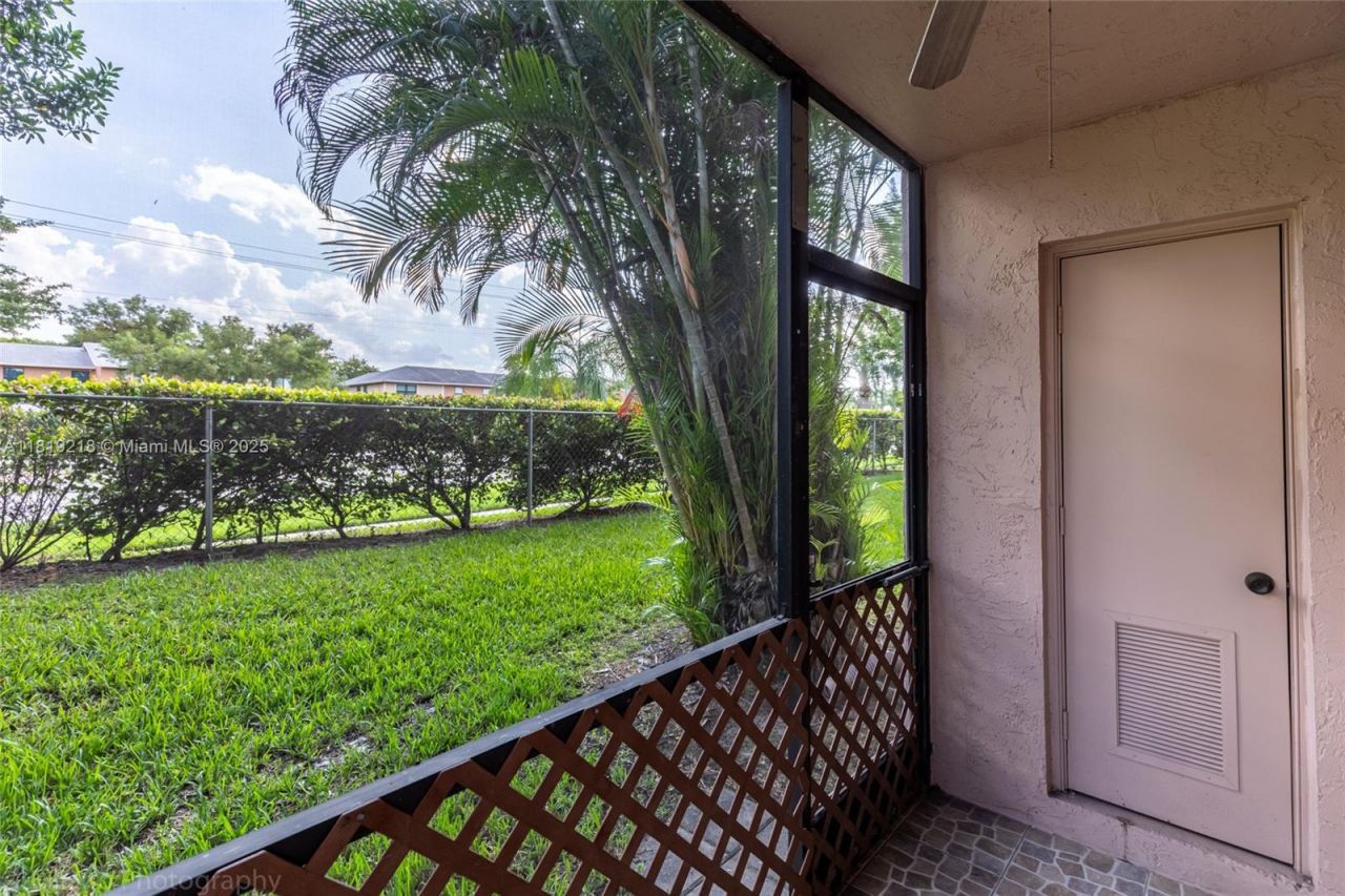 10624 NW 10th St, Unit 103, Pembroke Pines, FL 33026 Photo