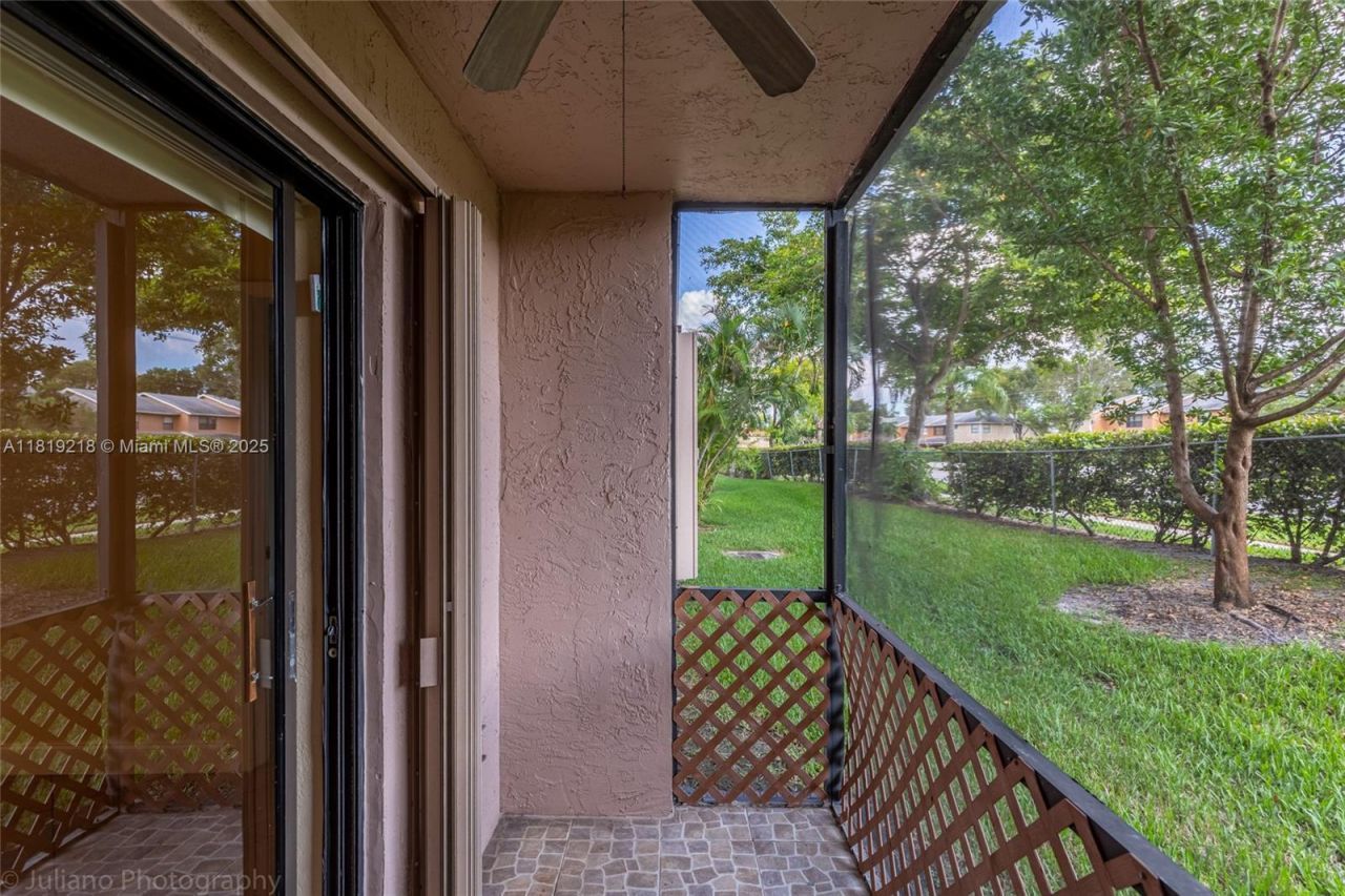 10624 NW 10th St, Unit 103, Pembroke Pines, FL 33026 Photo