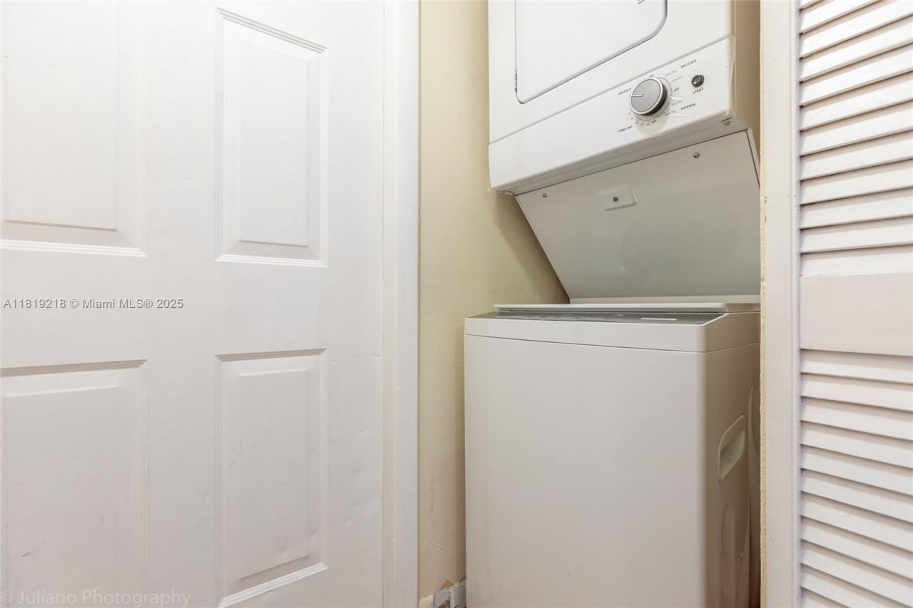 10624 NW 10th St, Unit 103, Pembroke Pines, FL 33026 Photo