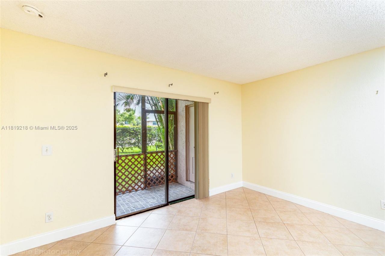 10624 NW 10th St, Unit 103, Pembroke Pines, FL 33026 Photo