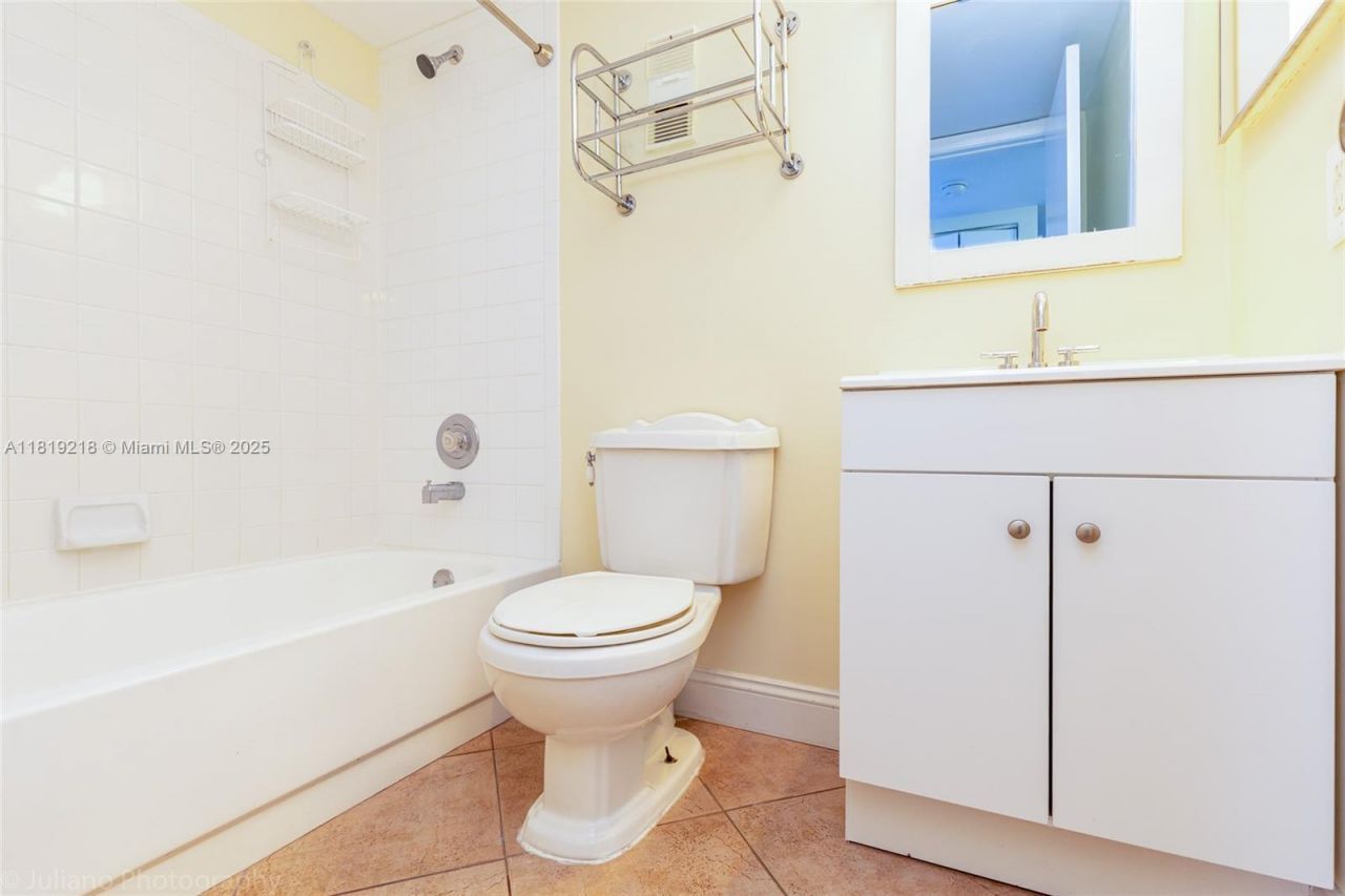 10624 NW 10th St, Unit 103, Pembroke Pines, FL 33026 Photo