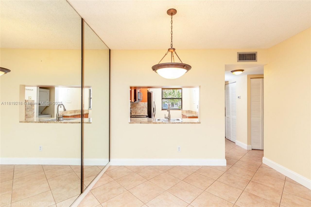 10624 NW 10th St, Unit 103, Pembroke Pines, FL 33026 Photo