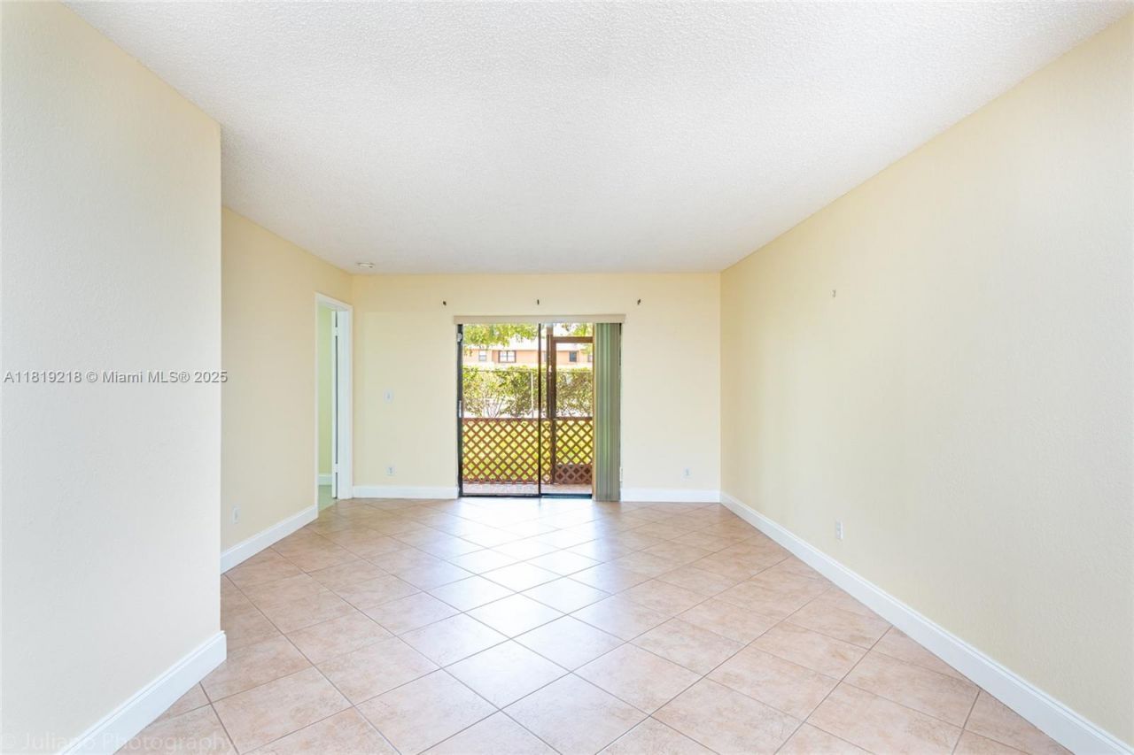 10624 NW 10th St, Unit 103, Pembroke Pines, FL 33026 Photo