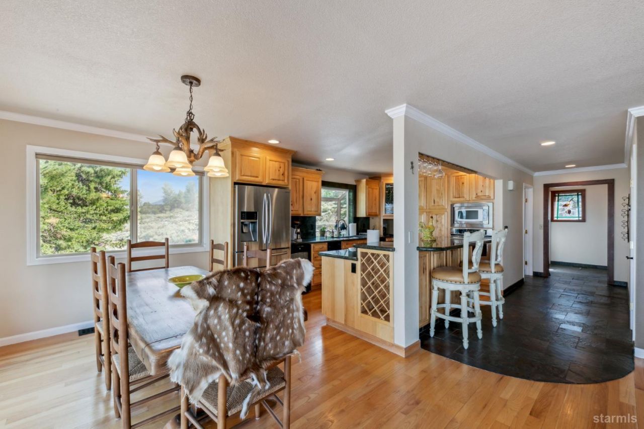 1299 Kingsbury Grade, Gardnerville, NV 89460 Photo