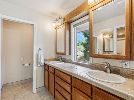 1299 Kingsbury Grade, Gardnerville, NV 89460 Photo