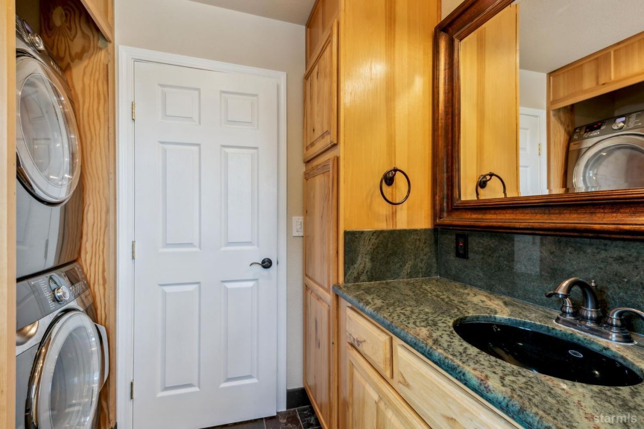 1299 Kingsbury Grade, Gardnerville, NV 89460 Photo