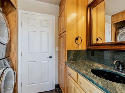 1299 Kingsbury Grade, Gardnerville, NV 89460 Photo