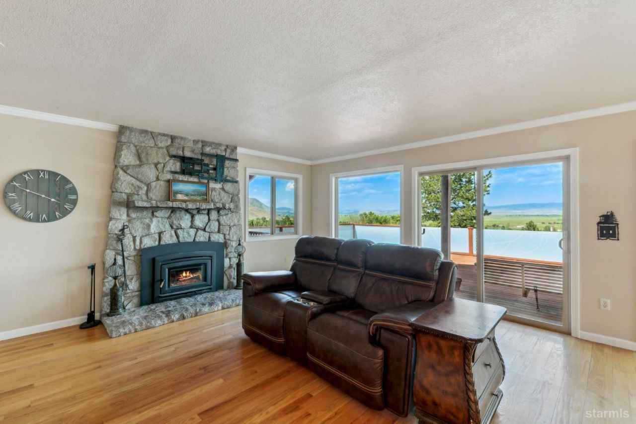 1299 Kingsbury Grade, Gardnerville, NV 89460 Photo