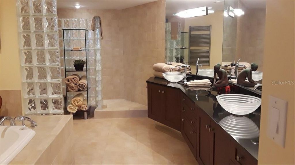 455 Longboat Club Road, Unit 401, Longboat Key, FL 34228 Photo