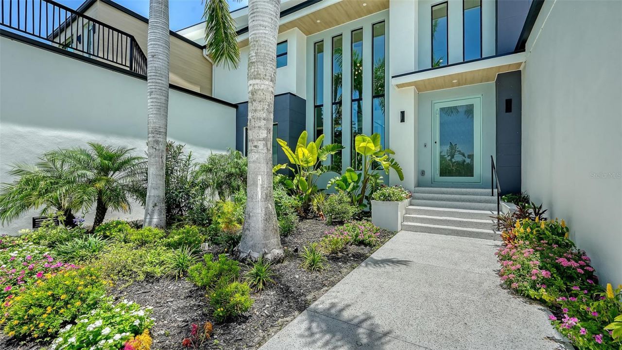 1607 Flower Drive, Sarasota, FL 34239 Photo