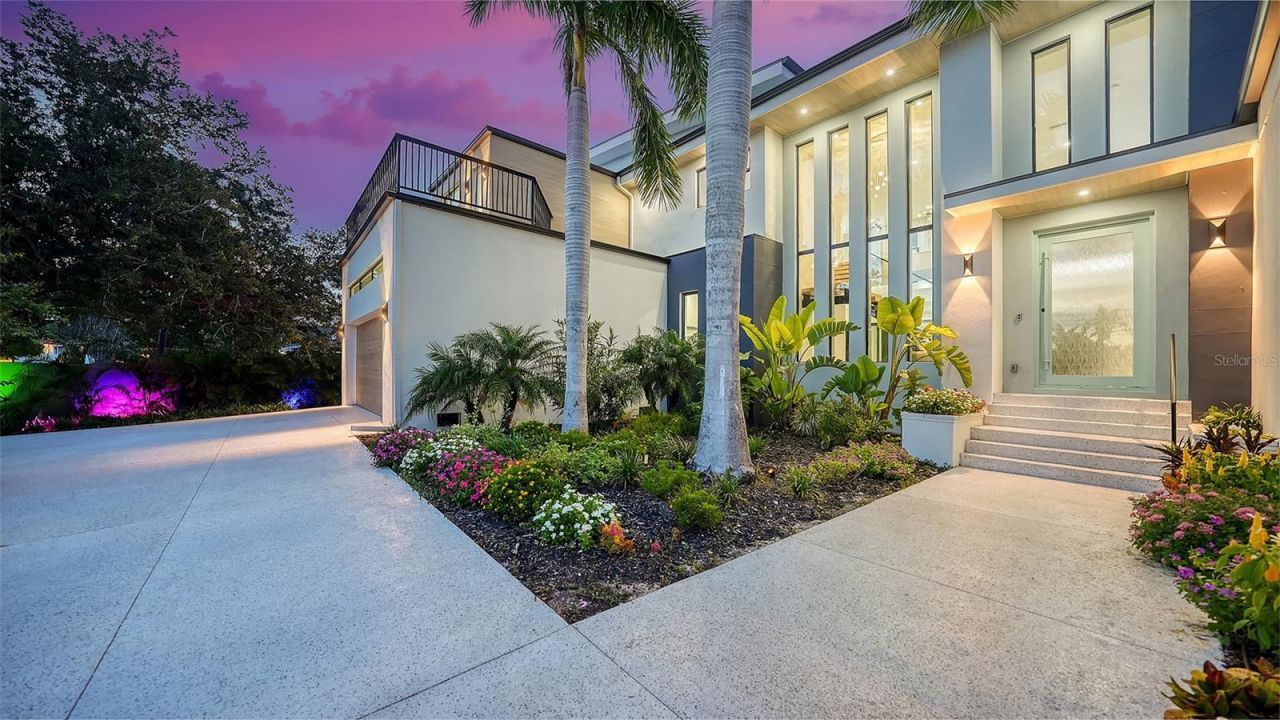 1607 Flower Drive, Sarasota, FL 34239 Photo