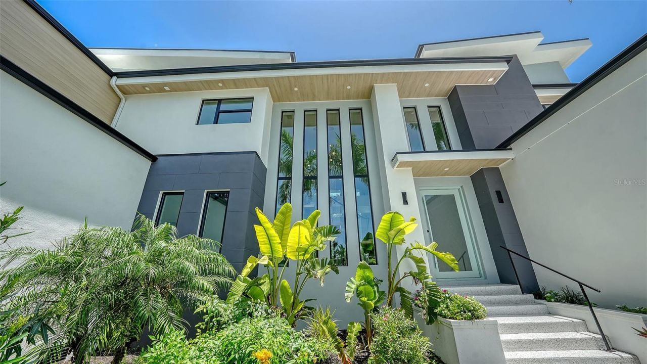 1607 Flower Drive, Sarasota, FL 34239 Photo