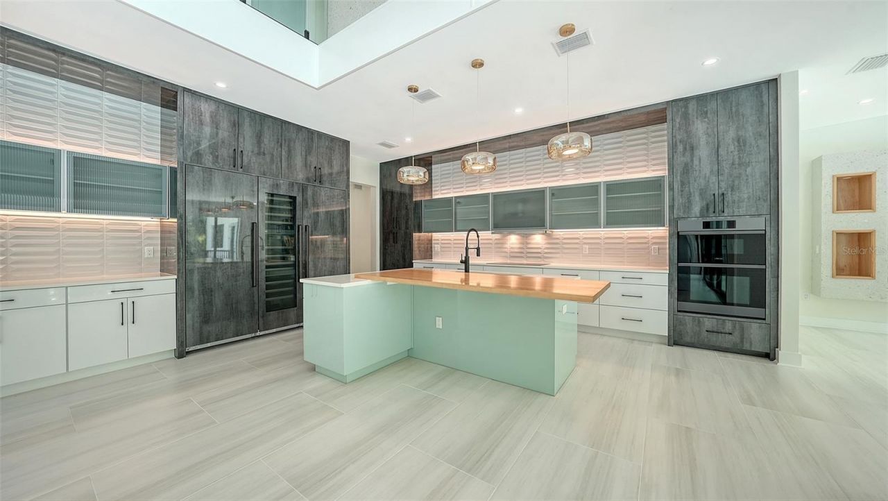 1607 Flower Drive, Sarasota, FL 34239 Photo