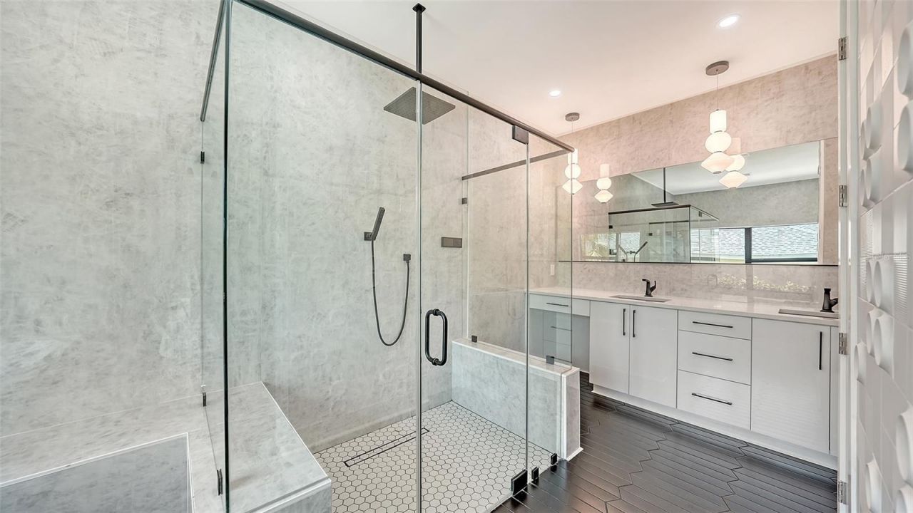 1607 Flower Drive, Sarasota, FL 34239 Photo