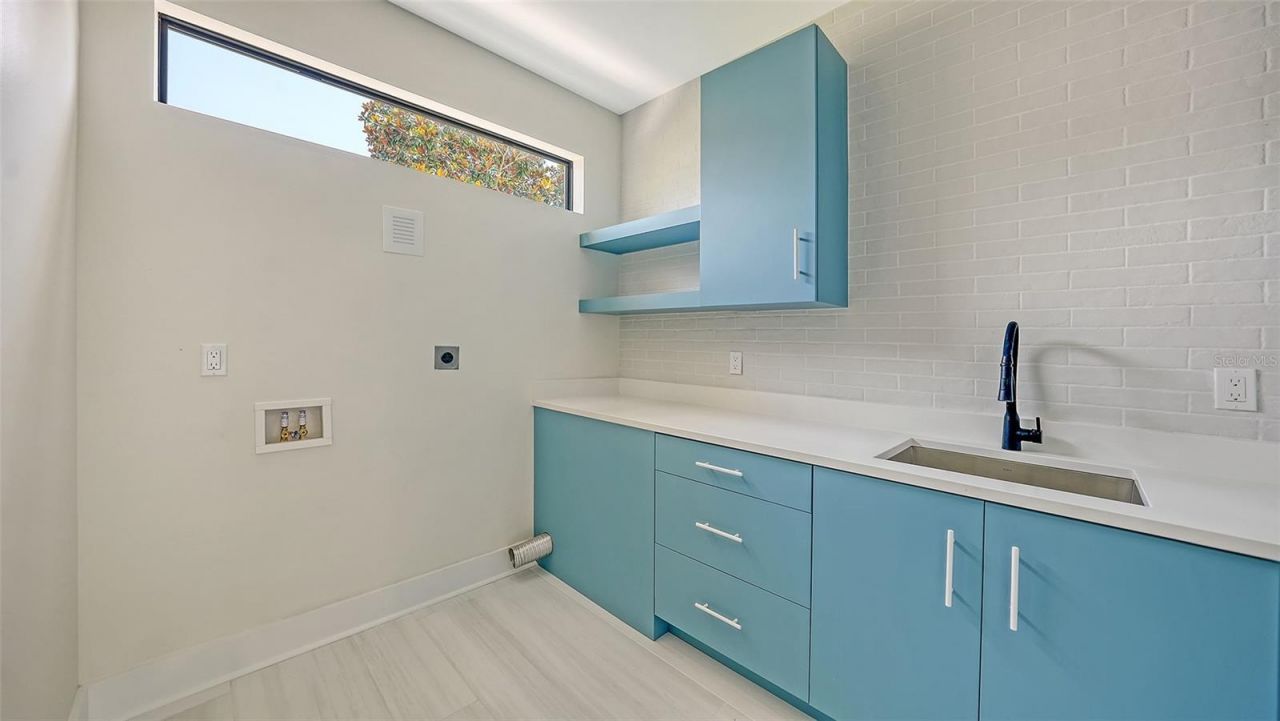 1607 Flower Drive, Sarasota, FL 34239 Photo