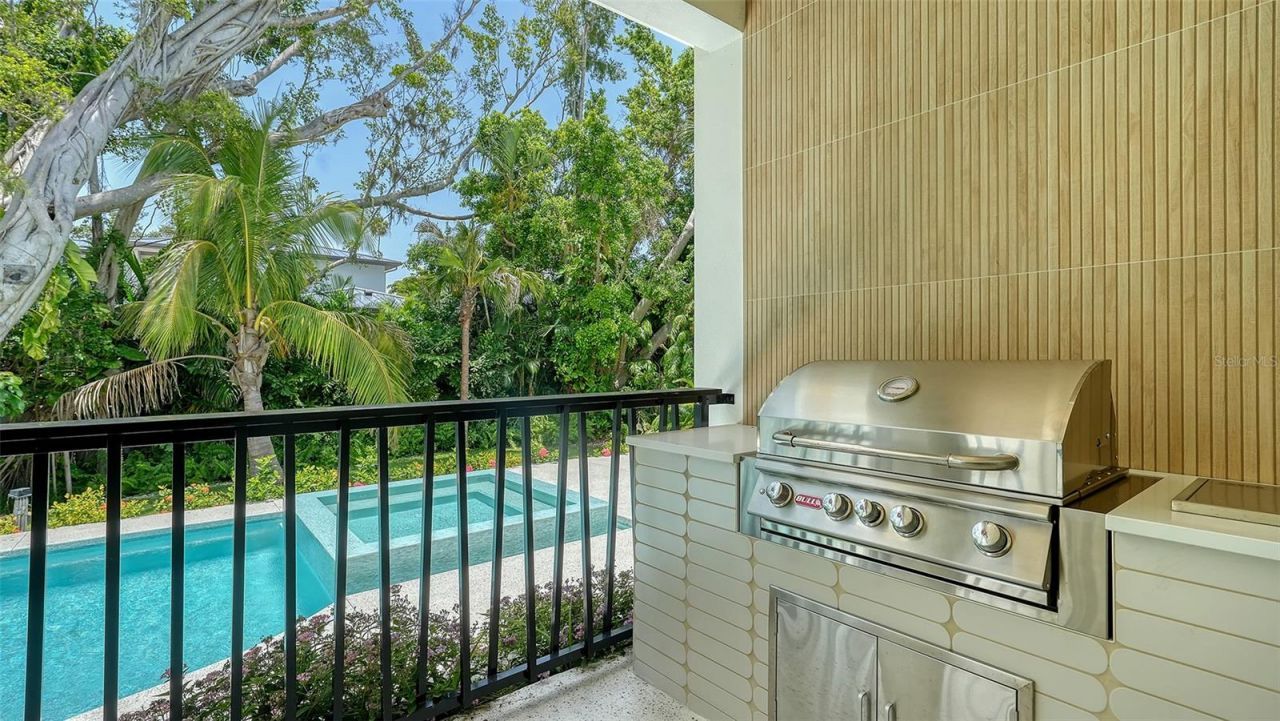 1607 Flower Drive, Sarasota, FL 34239 Photo