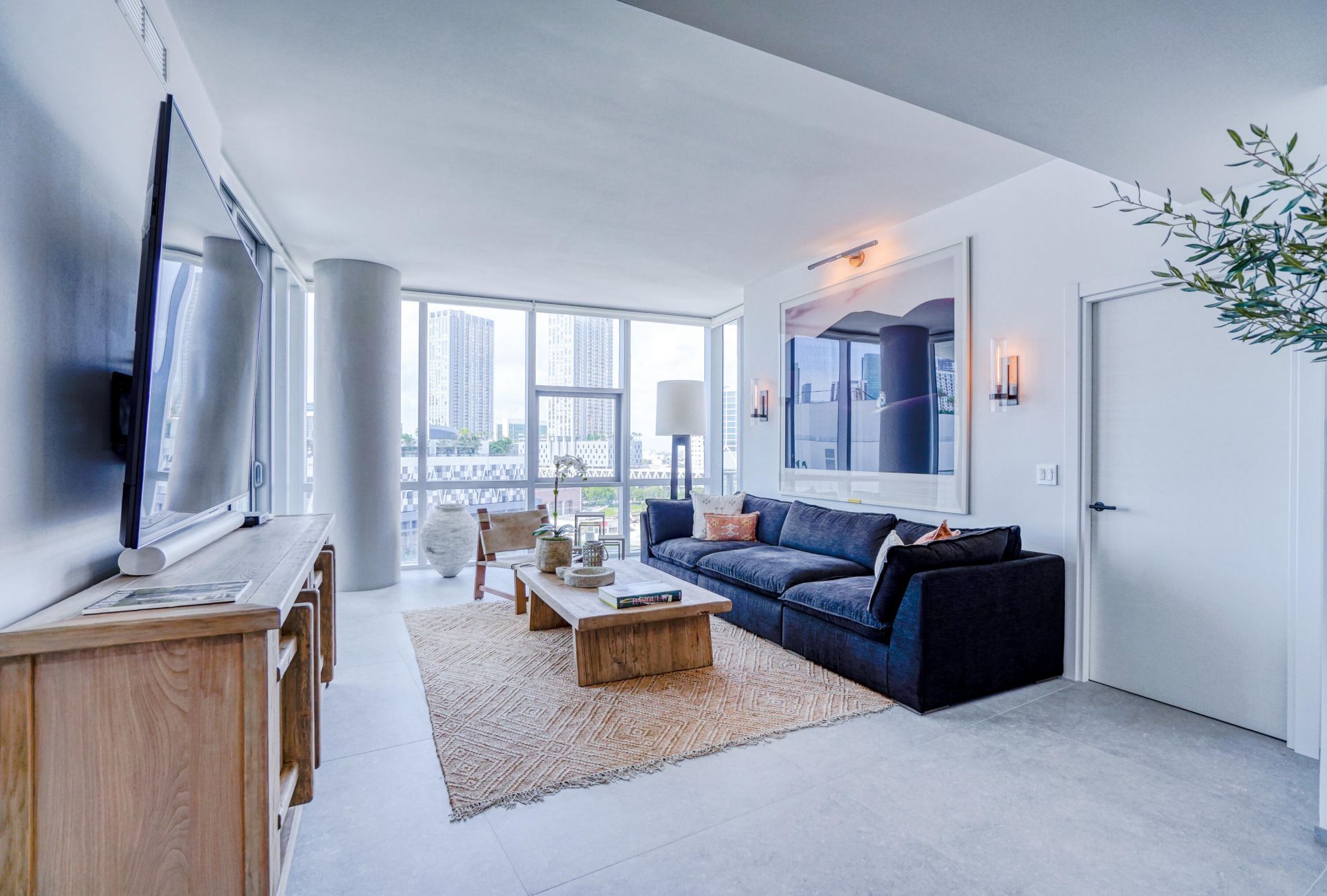 851 NE 1st Avenue, Unit 812, Miami, FL 33132 Photo