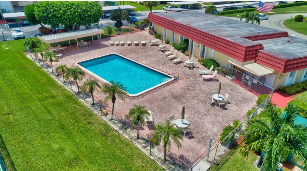 23249 Barwood Lane, Unit 402, Boca Raton, FL 33428 Photo