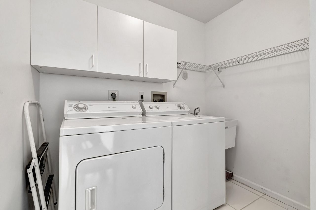 5952 Regal Glen Drive, Unit 204, Boynton Beach, FL 33437 Photo