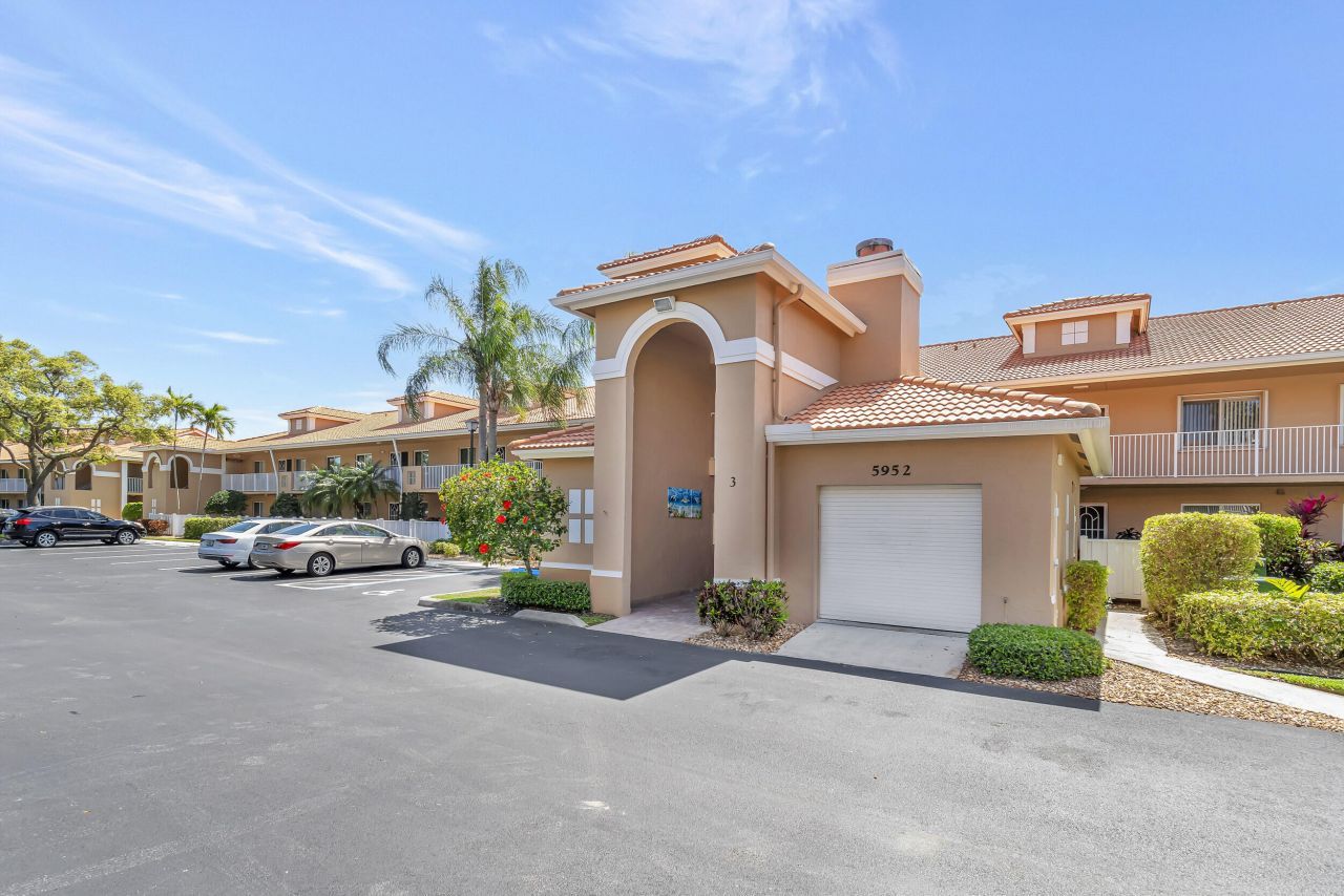 5952 Regal Glen Drive, Unit 204, Boynton Beach, FL 33437 Photo