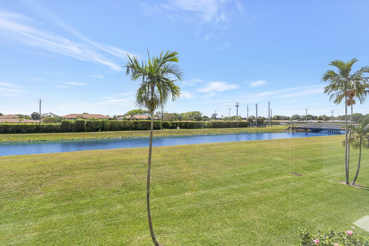 5952 Regal Glen Drive, Unit 204, Boynton Beach, FL 33437 Photo
