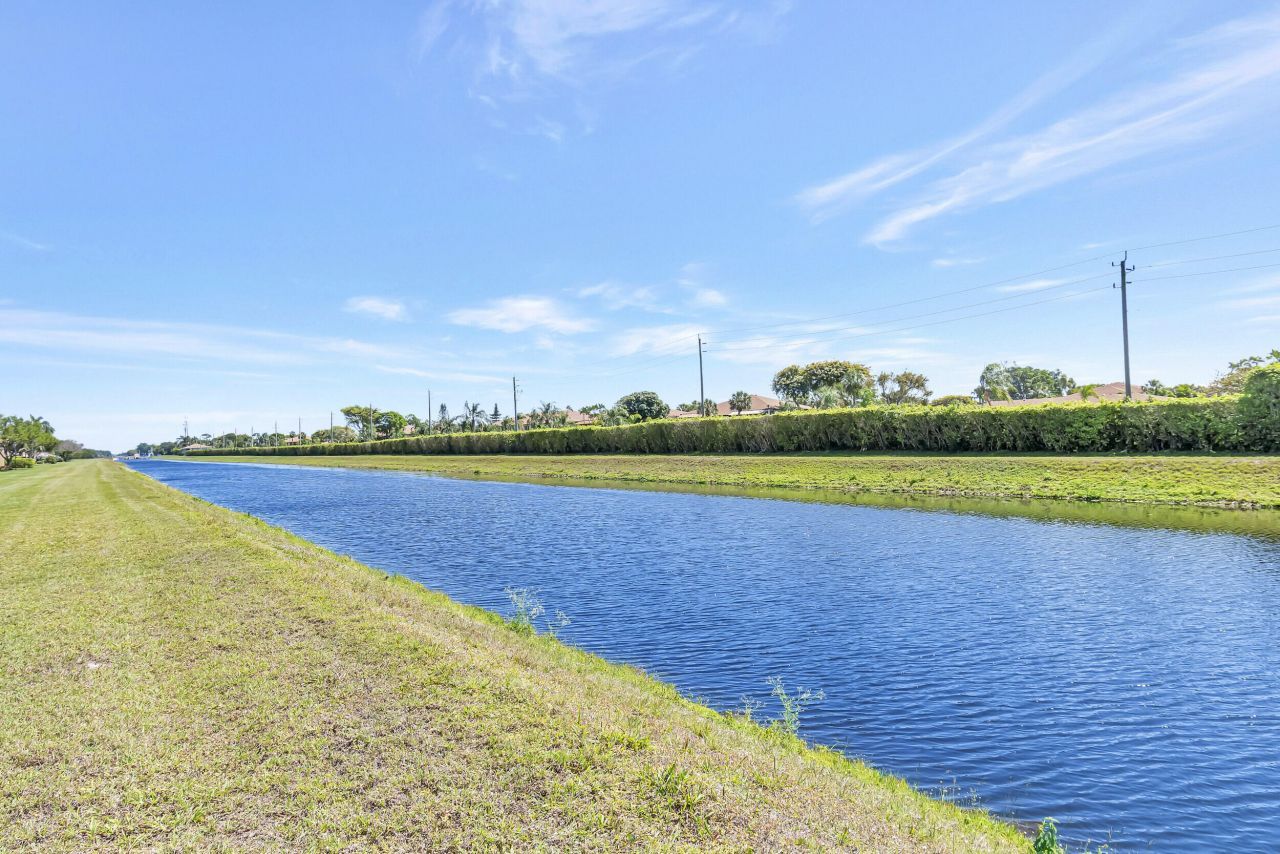 5952 Regal Glen Drive, Unit 204, Boynton Beach, FL 33437 Photo