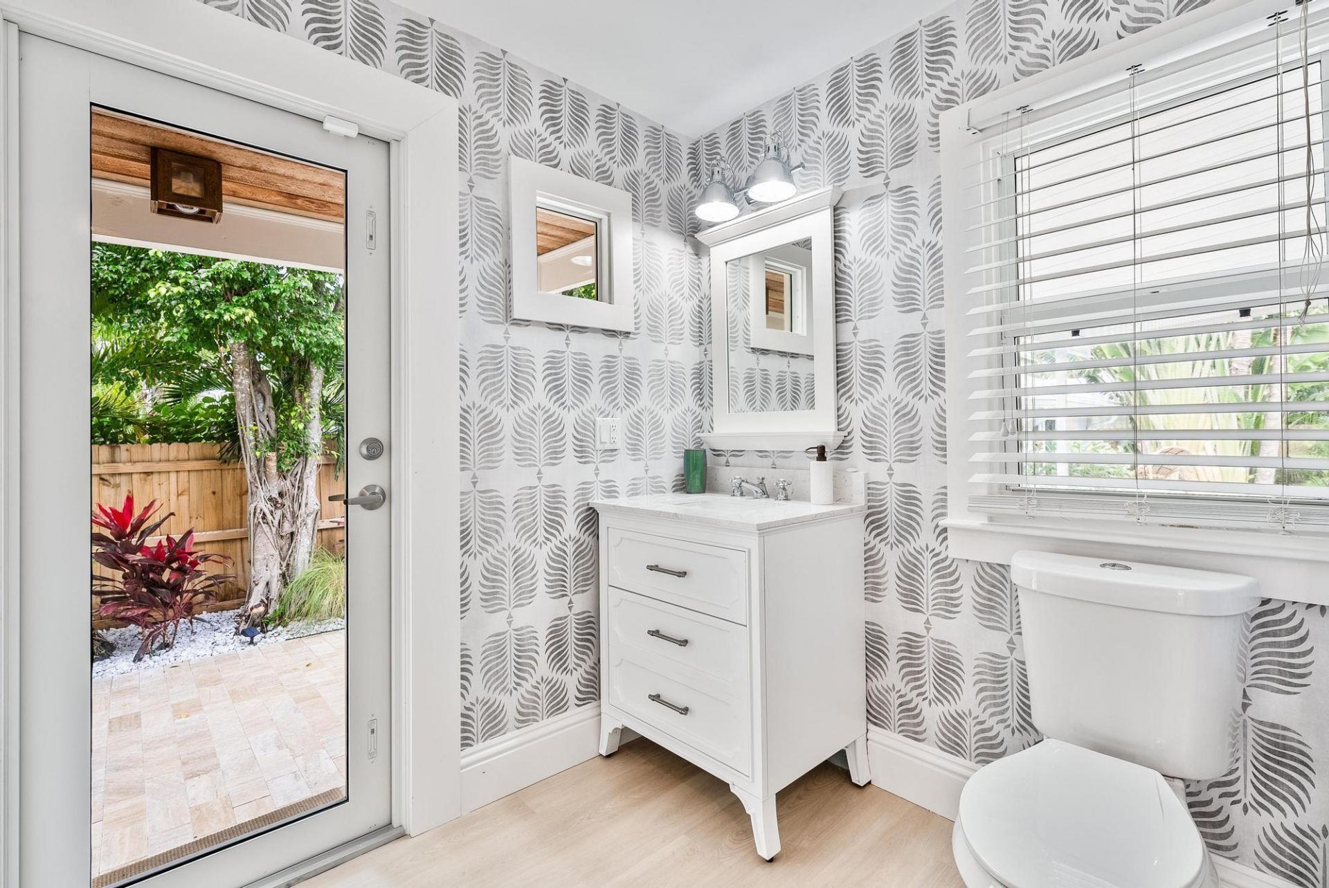 231 Walton Boulevard, West Palm Beach, FL 33405 Photo