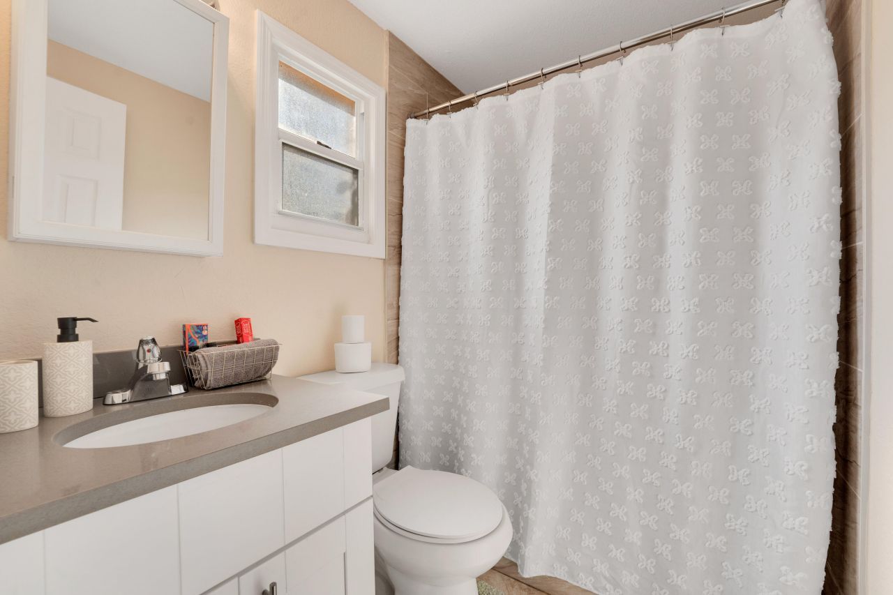 275 NW 81st Street, Miami, FL 33150 Photo