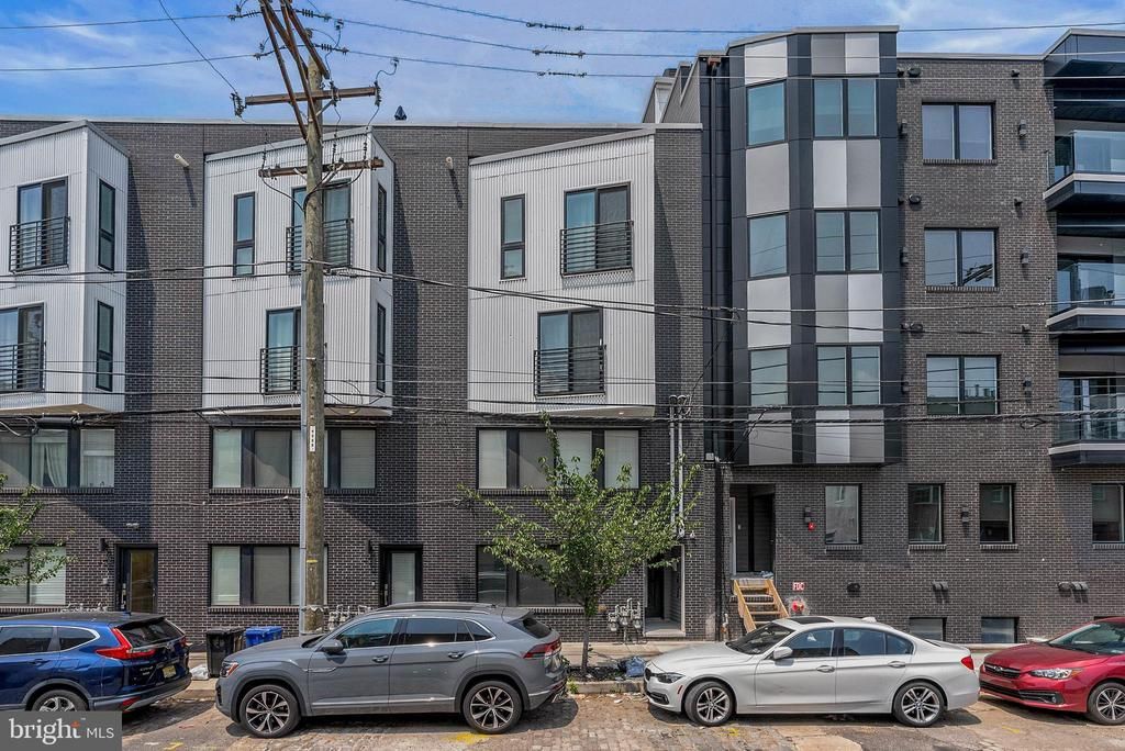 402 N Front Street, Unit 3, Philadelphia, PA 19123 Main Photo