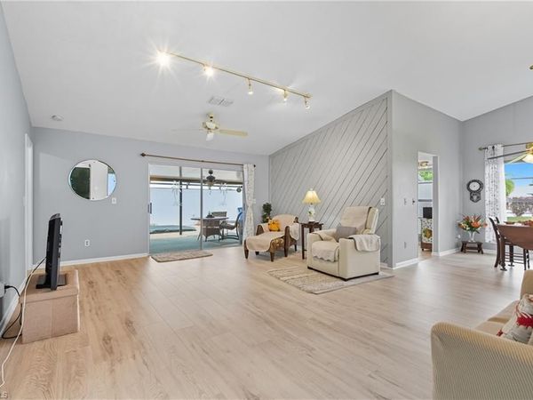 9749 Maplecrest CIR, LEHIGH ACRES, FL 33936