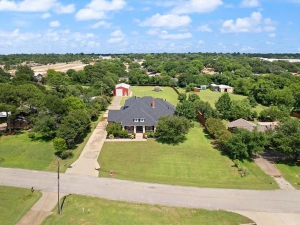 2907 Monties Lane, Arlington, TX 76015