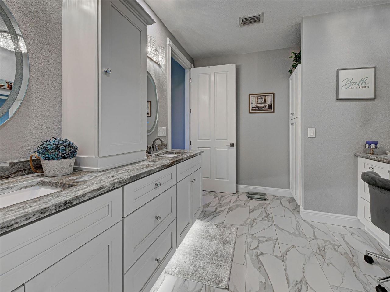 2590 Tarpon Cove Drive, Unit 811, Punta Gorda, FL 33950 Photo