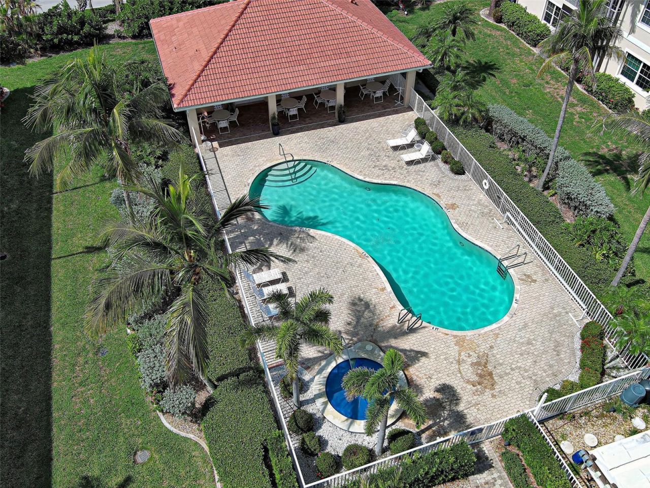 2590 Tarpon Cove Drive, Unit 811, Punta Gorda, FL 33950 Photo