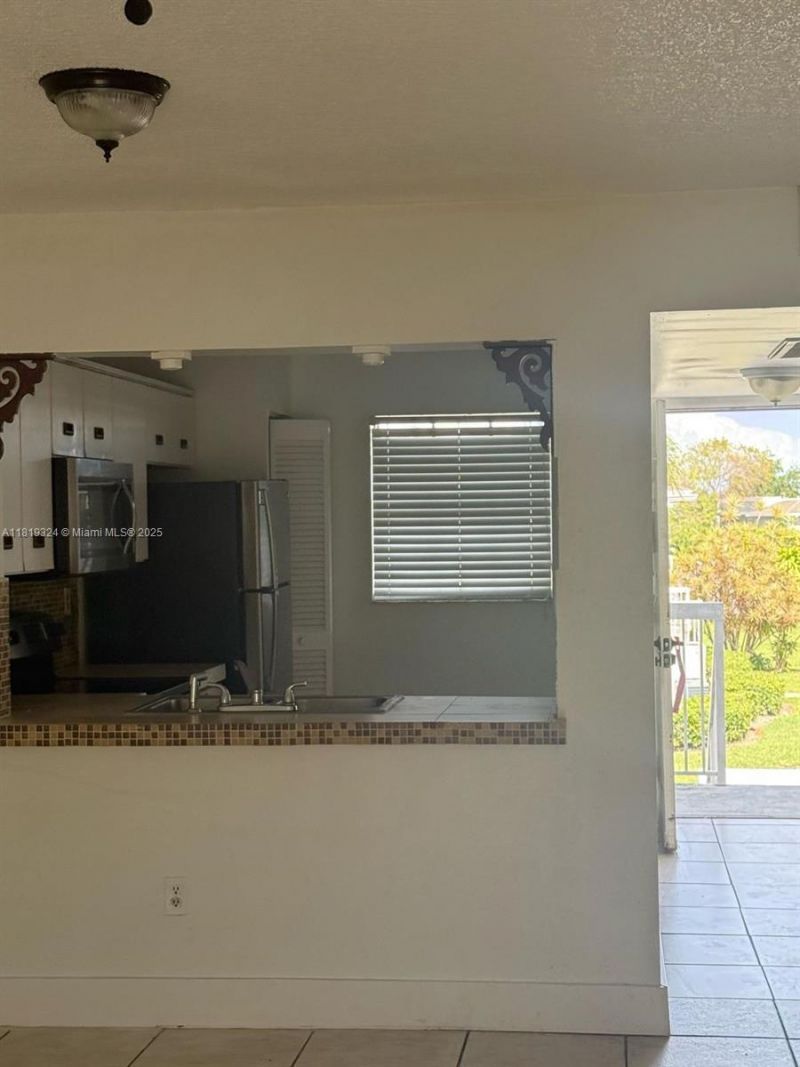 438 NE 210th Cir Ter, Unit 202-4B, Miami, FL 33179 Photo