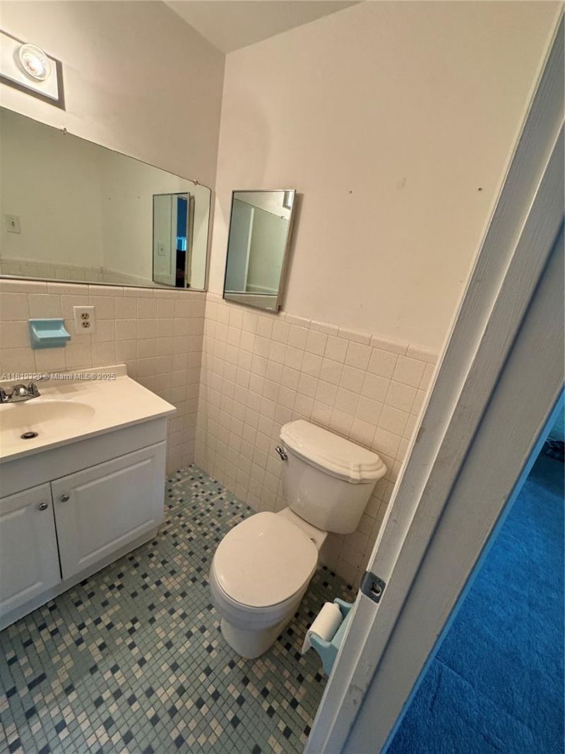 2701 NE 1st St, Unit 203, Pompano Beach, FL 33062 Photo