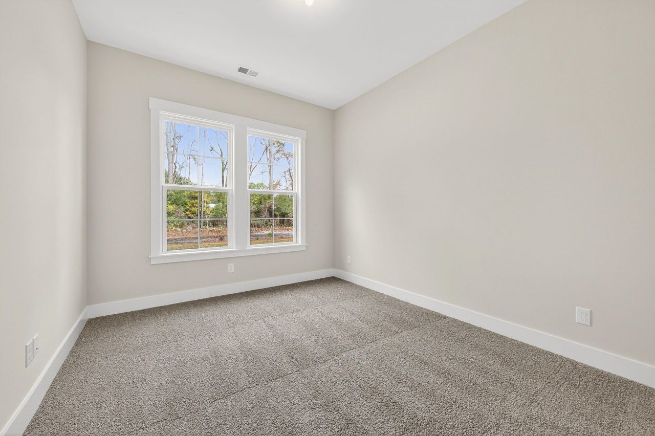 2872 Edenborough Road Photo 12