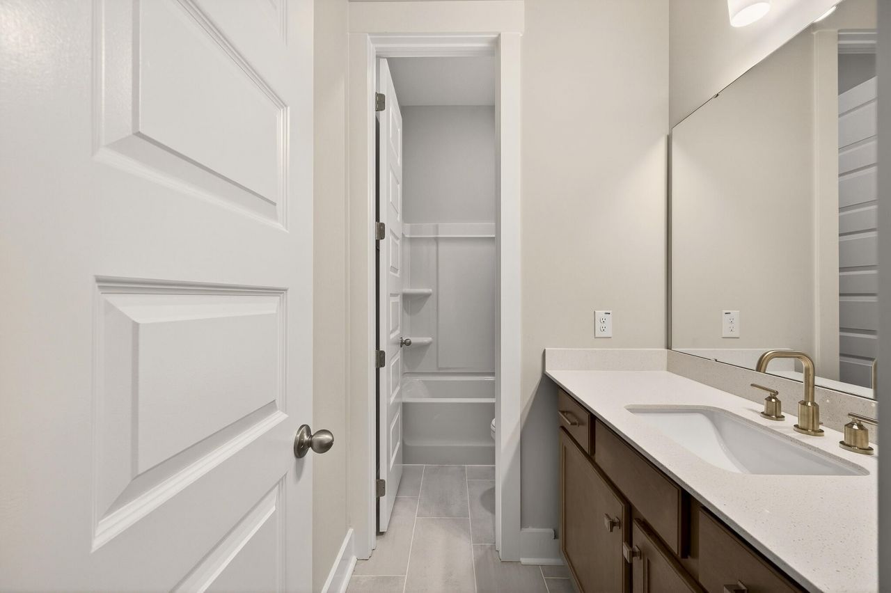 2872 Edenborough Road Photo 13