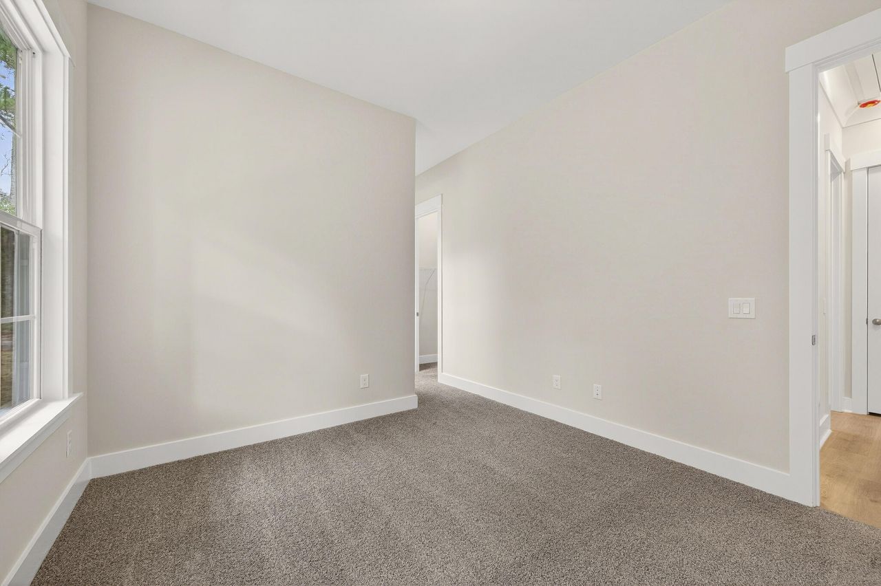 2872 Edenborough Road Photo 16