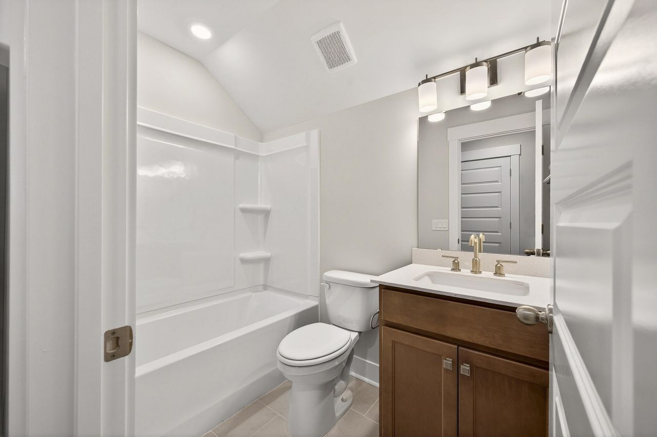 2872 Edenborough Road Photo 29