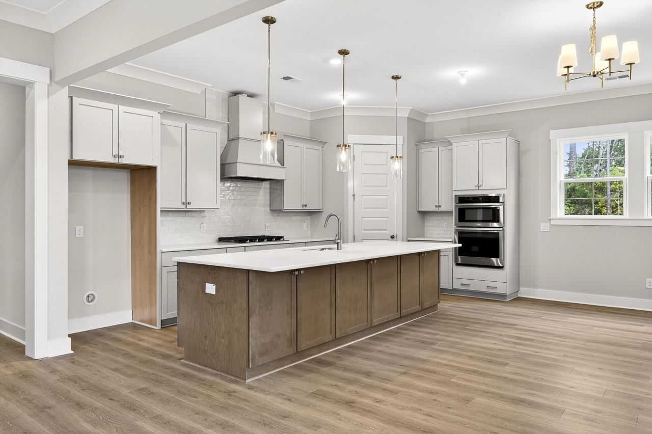 2872 Edenborough Road Photo 3