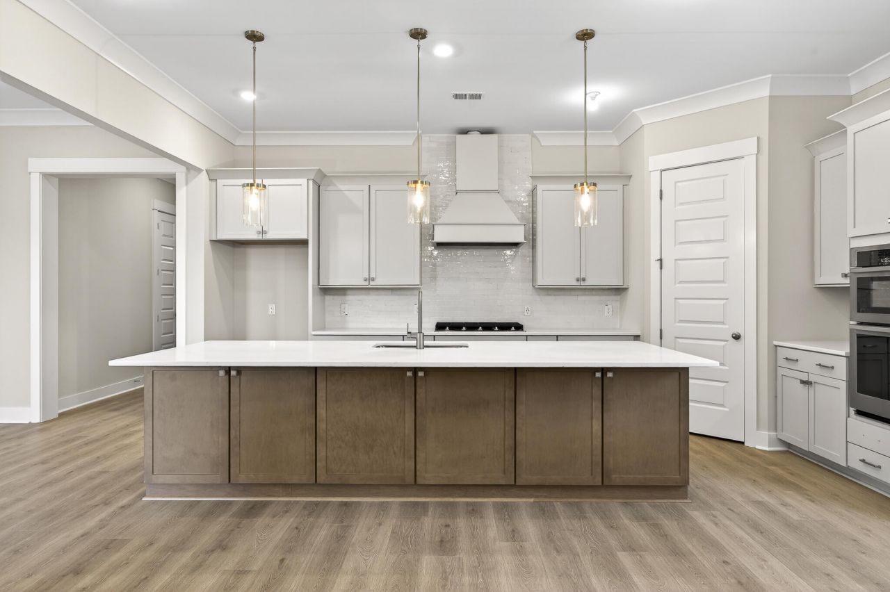 2872 Edenborough Road Photo 4