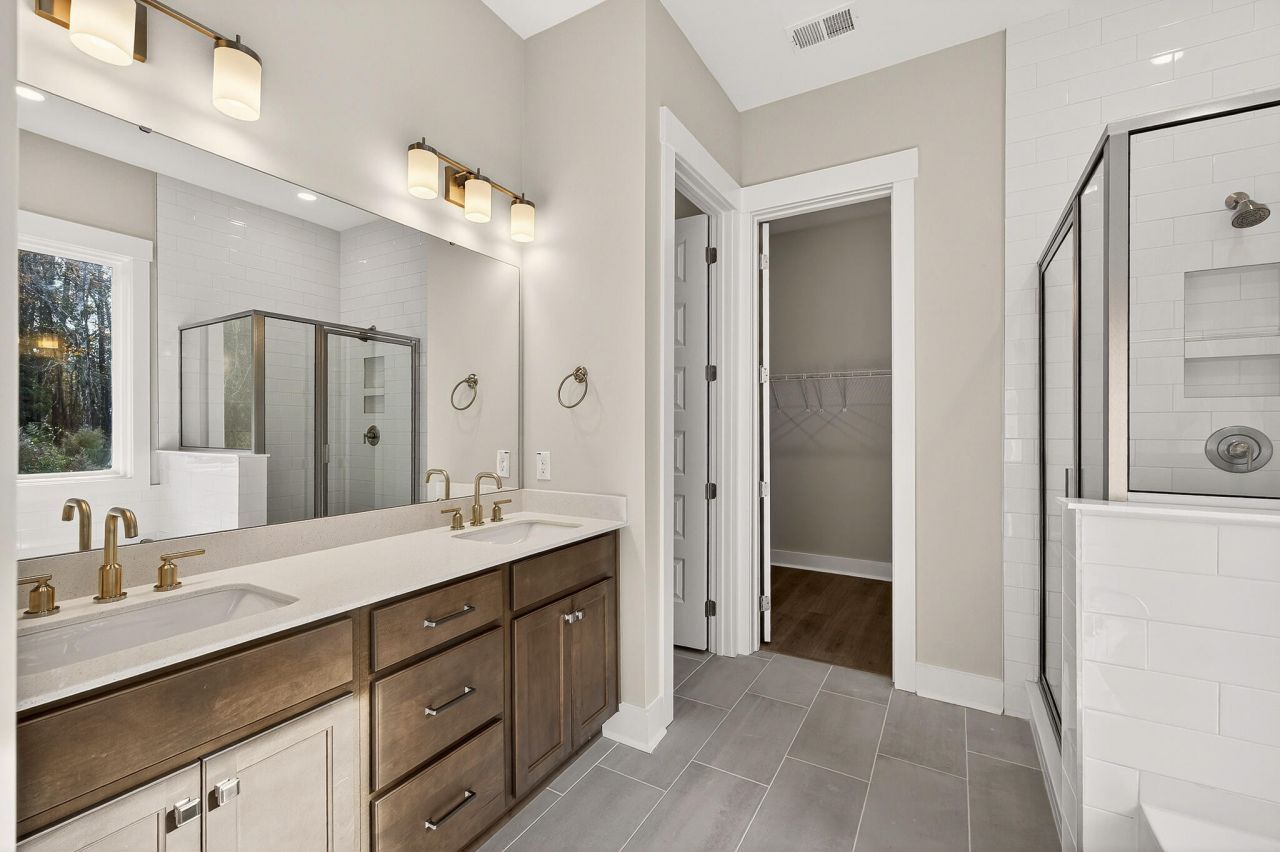 2872 Edenborough Road Photo 8