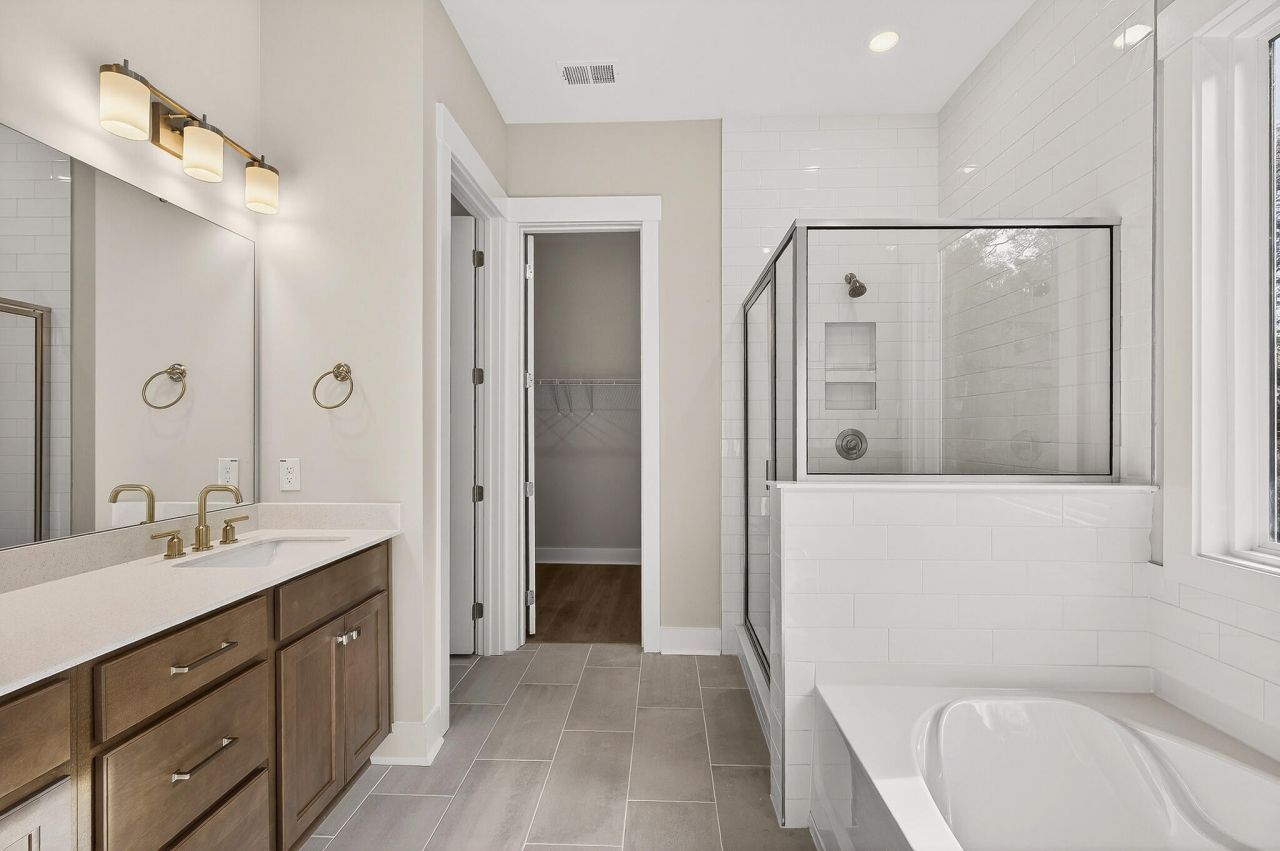 2872 Edenborough Road Photo 9