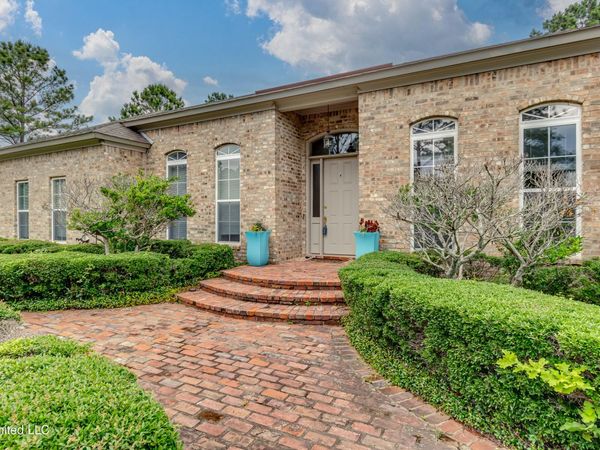 121 Poplar Ridge Drive, Brandon, MS 39047