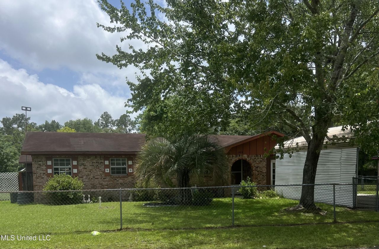 1809 Riverside Drive, Gautier, MS 39553 Main Photo