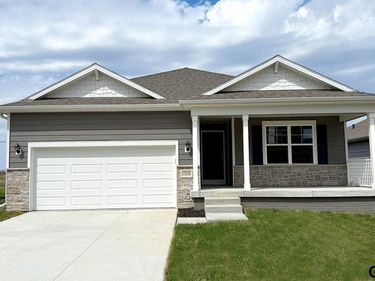 6615 Bluebell Street, Papillion, NE 68157