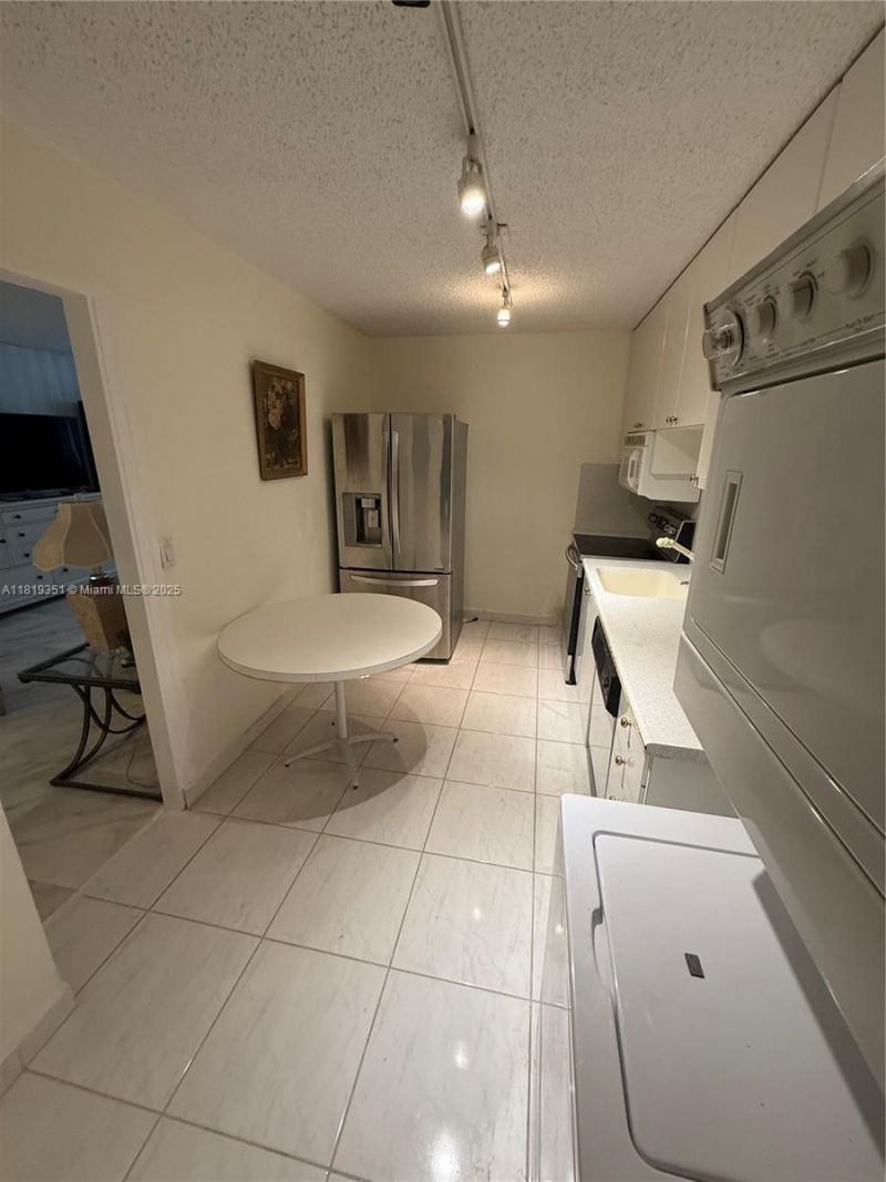 9273 Collins Ave, Unit 1101, Surfside, FL 33154 Photo