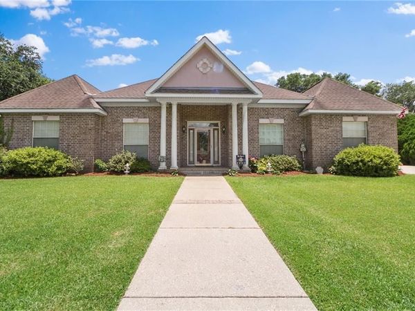 135 MAUD OLIVE Drive, Belle Chasse, LA 70037