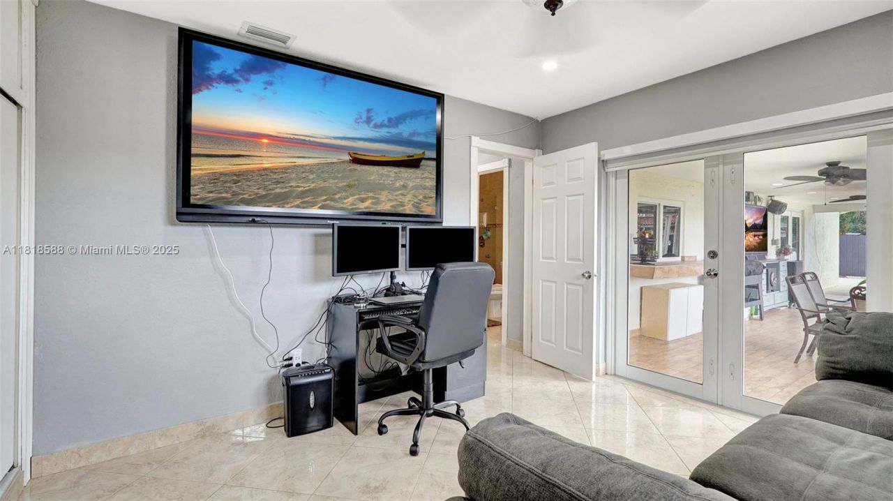 8540 NW 182nd St, Hialeah, FL 33015 Photo